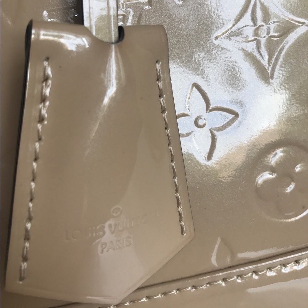 Louis Vuitton Alma Vernis PM Dune (Nude) Bag - Picture 4 of 8